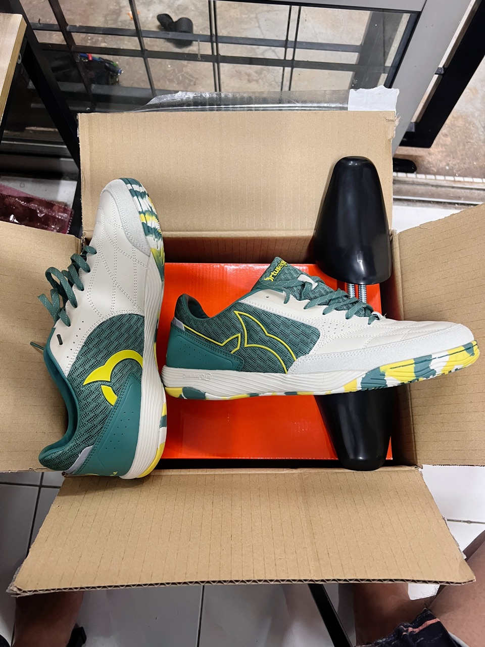 ORTUSEIGHT JOGOSALA VANQUISH BONE DARK GREEN LIME FUTSAL SHOES